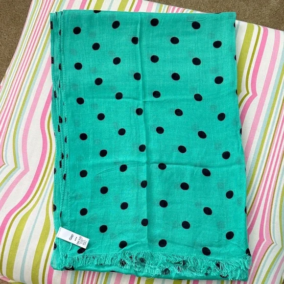 Gap Green & Black Polka Dot Scarf 💯% viscose - Picture 1 of 2